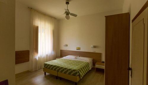 Two Connecting Rooms (5 Adults)