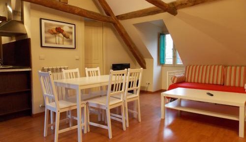 One-Bedroom Apartment (2-5 Adults)