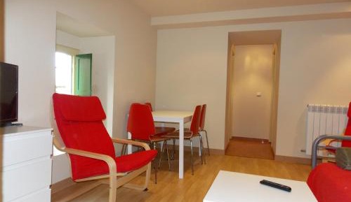 Two-Bedroom Apartment (4-5 Adults)