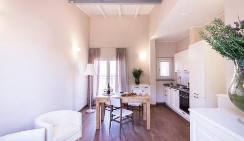 Queen Suite with Spa Bath