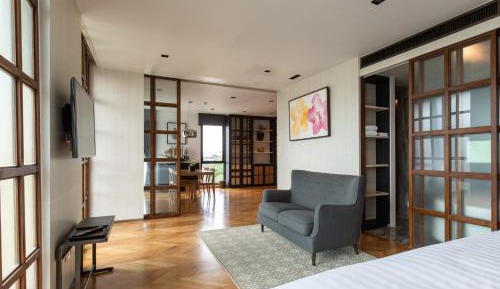 Sanae Signature Suite