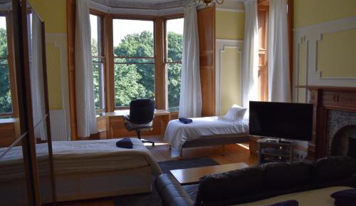Very Large Standard Family Room