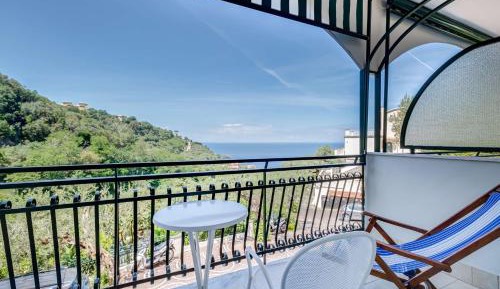 Classic Room with Balcony and Sea View