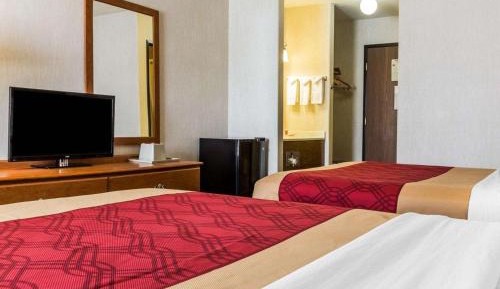 Queen Room with Two Queen Beds - Non-Smoking