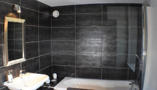 Deluxe Double Room with Shower