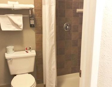 Deluxe Queen Room - Non-Smoking