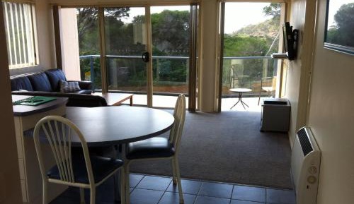 Apartment 3: Upstairs  2 Bedroom