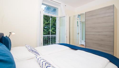 One-Bedroom Apartment with Garden View