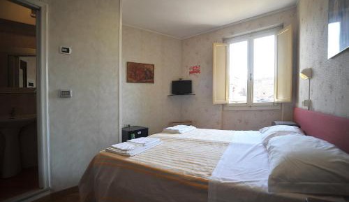 Twin Room with Bathroom