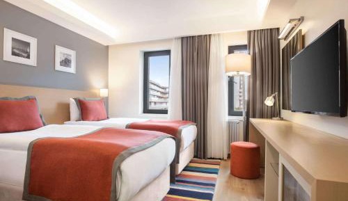 Premium Room with One Twin Bed - Non-Smoking