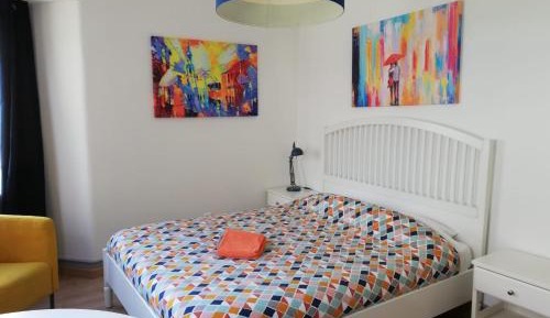Queen Room with Shared Bathroom