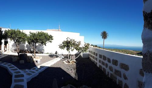 One-Bedroom Apartment with Sea View