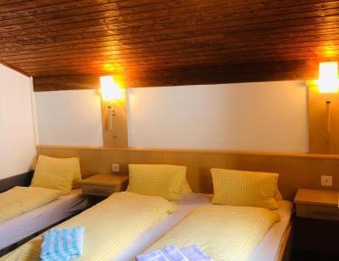 Economy Triple Room