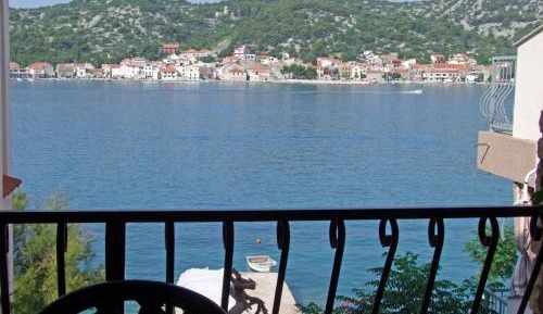 One-Bedroom Apartment with Balcony and Sea View
