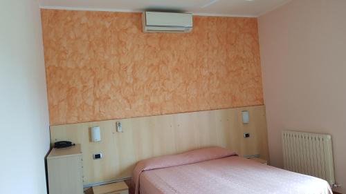Deluxe Room (1 adult + 1 child)