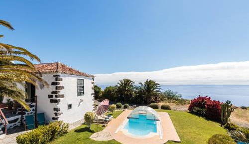 Two-Bedroom House with Private Pool