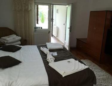 Suite with Pool View