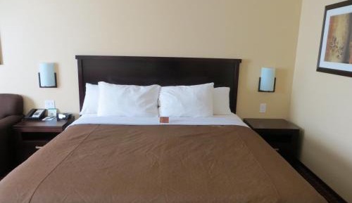 Deluxe King Suite