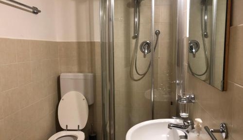 Basic Triple Room
