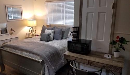 Deluxe Queen Room