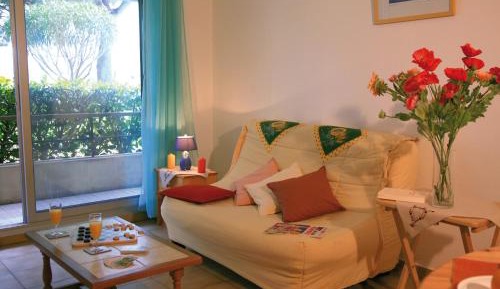 One-Bedroom Apartment (4-5 Adults)