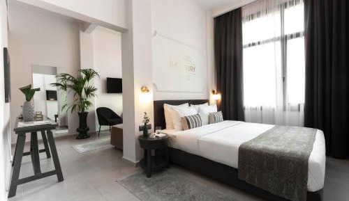 Deluxe Junior Suite
