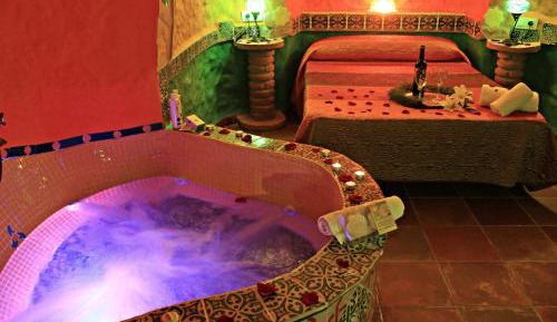 Suite with Hot Tub