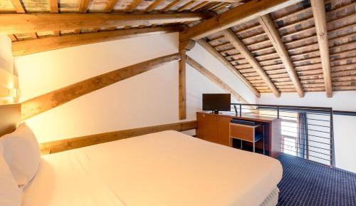Suite with Canal View