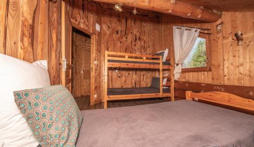 Chalet (8 Adults)