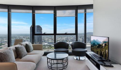 Three Bedroom Two Bathroom Compact Sky High Apartment