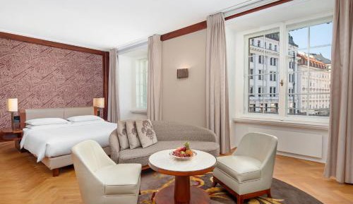 Junior King Suite