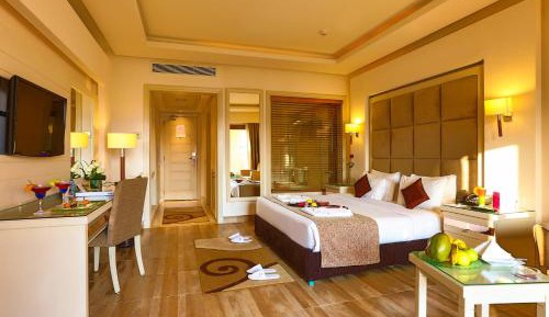 Deluxe Double Room with Garden View