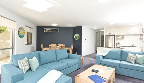 One-Bedroom Apartment with Town View