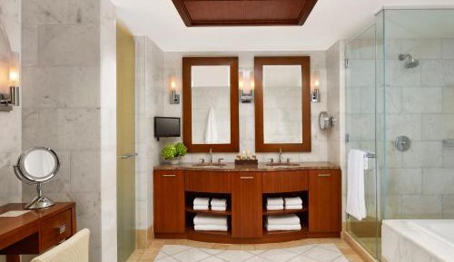 One Bedroom Topaz Suite