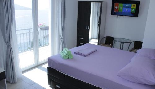 Deluxe Triple Room with Sea View