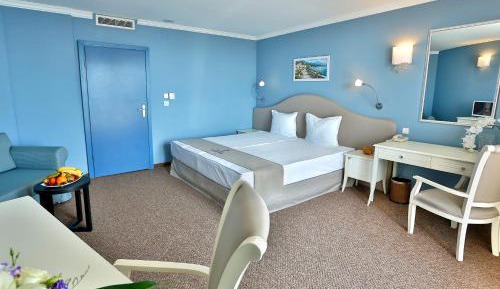 Two Bedroom Apartment with Sea View
