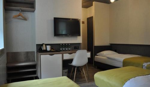 Comfort Quadruple Room with Shower