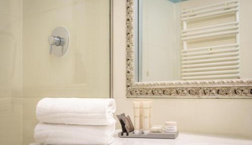 Deluxe Double or Twin Room with Balcony