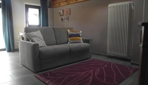 One-Bedroom Apartment with Balcony - Split Level