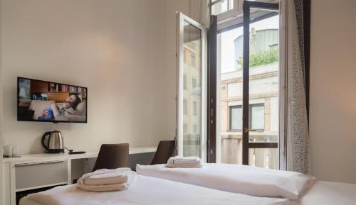 Deluxe Double or Twin Room with Balcony