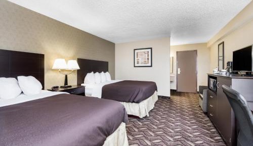 Queen Room with Two Queen Beds - Non-Smoking