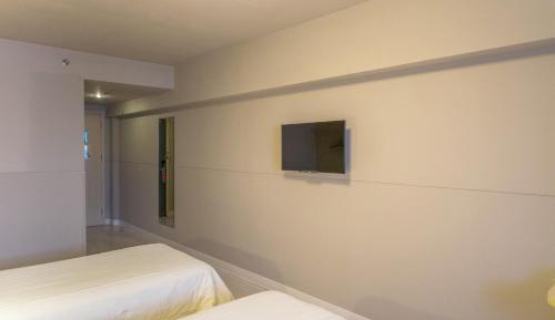 Business Twin Room A