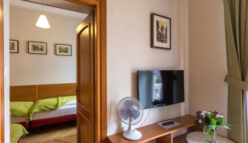 Studio (4 Adults)