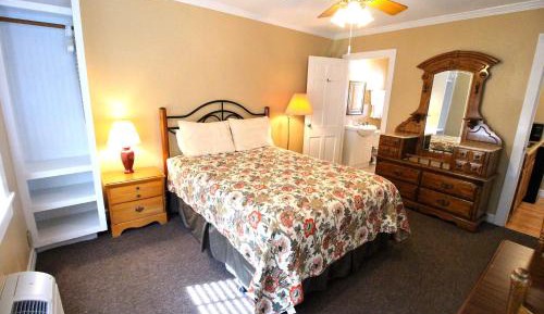 Queen Room Upper Floor