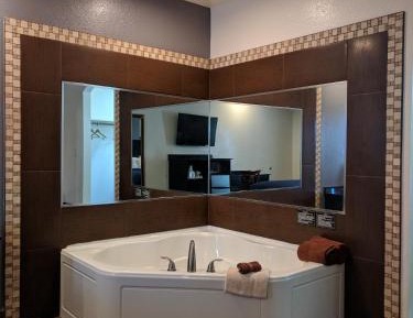 King Room with Spa Bath - Non-Smoking