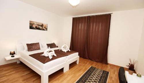 Deluxe Double or Twin Room with Balcony