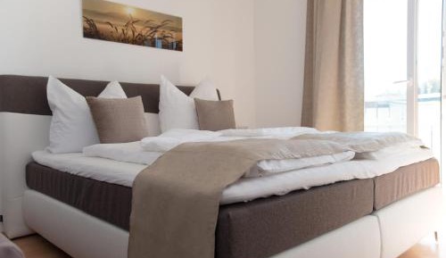 One-Bedroom Apartment with Balcony