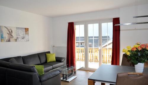 Apartment with Mountain View