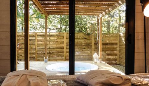 King Room with Spa Bath