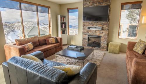 Two-Bedroom Apartment with Mountain View